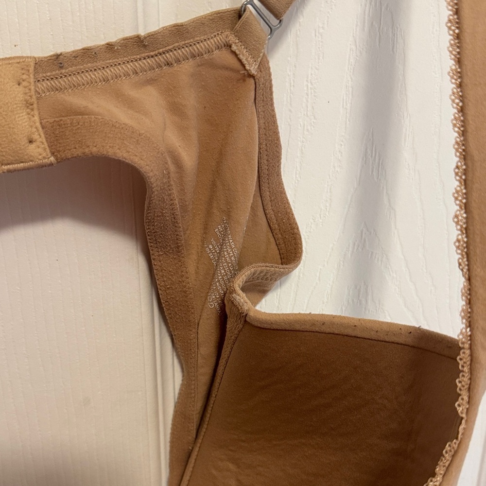 Victoria's Secret Tan Underwire Bra - Picture 3 of 5